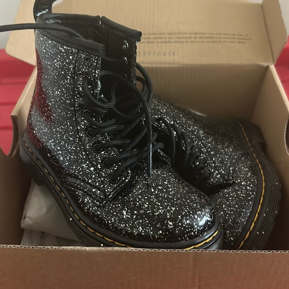 Dr. Martens  girl boots
